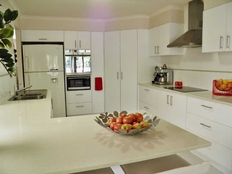 3 Pamphlett St, Rothwell QLD 4022