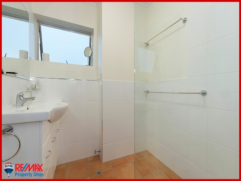 4/44 Fourth Avenue, Sandgate QLD 4017