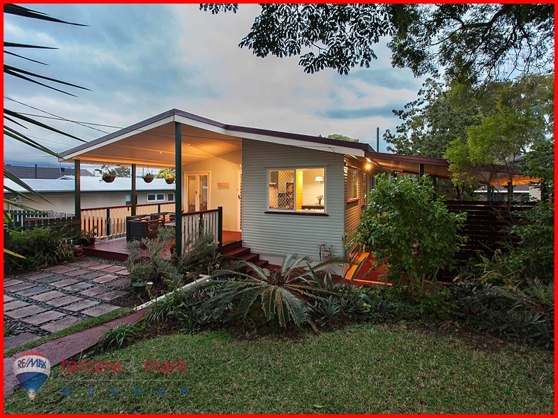 6 Ormeley Street, Stafford Heights QLD 4053