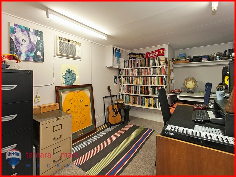 6 Ormeley Street, Stafford Heights QLD 4053