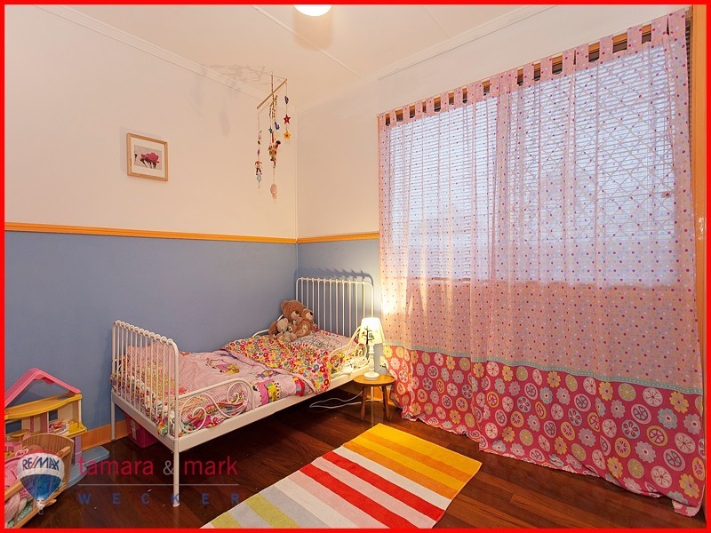 6 Ormeley Street, Stafford Heights QLD 4053