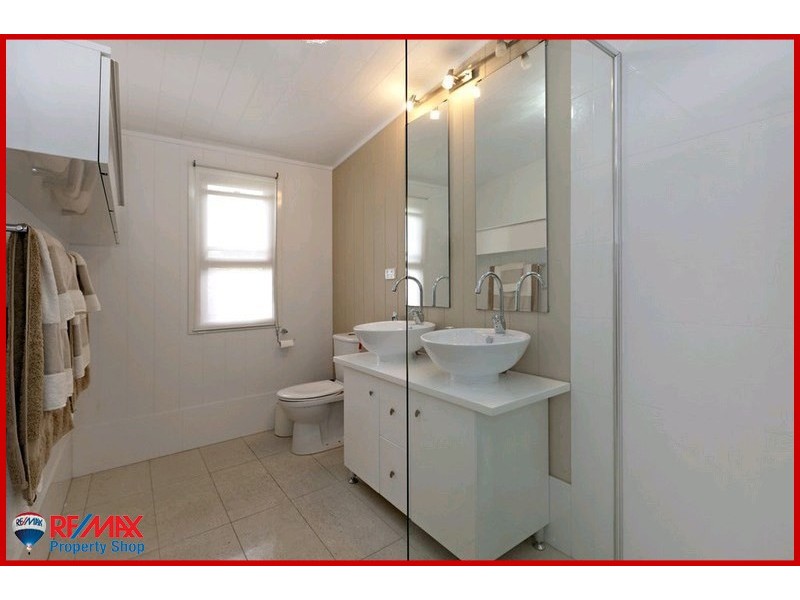 108 Flinders Parade, Sandgate QLD 4017