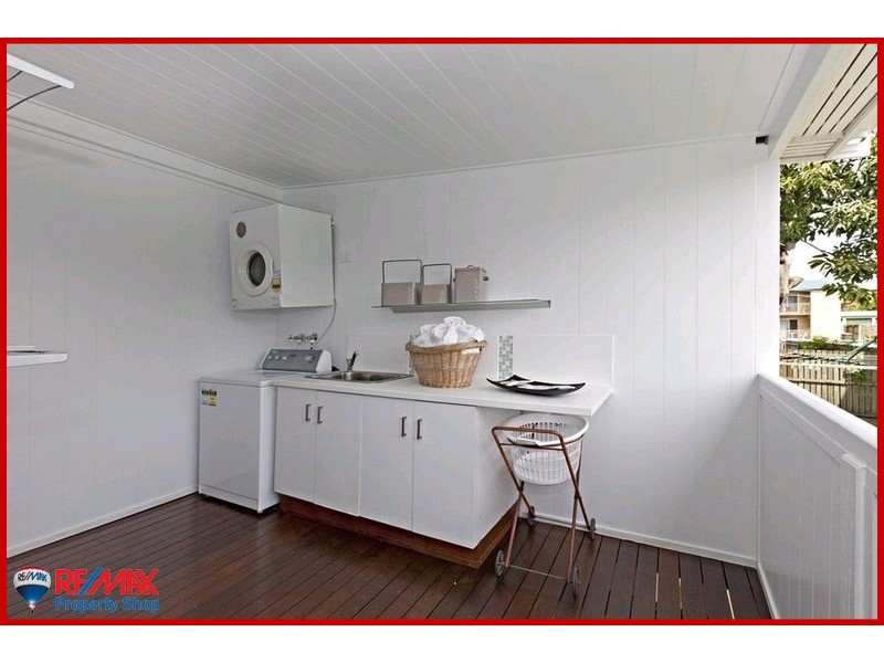 108 Flinders Parade, Sandgate QLD 4017