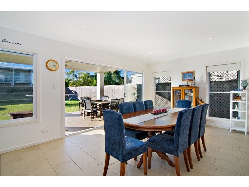 4 Cremorne Place, Brighton QLD 4017