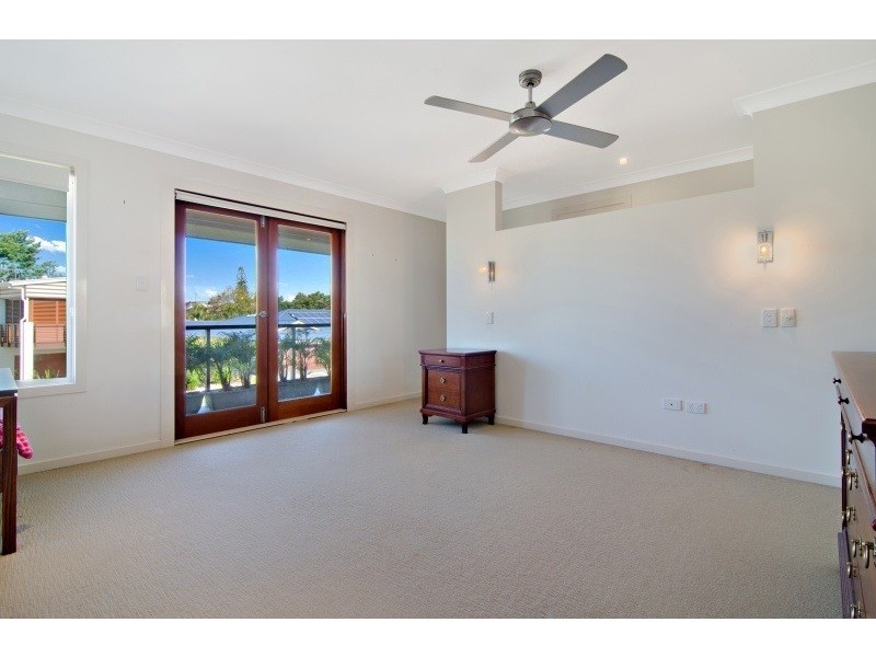 4 Cremorne Place, Brighton QLD 4017
