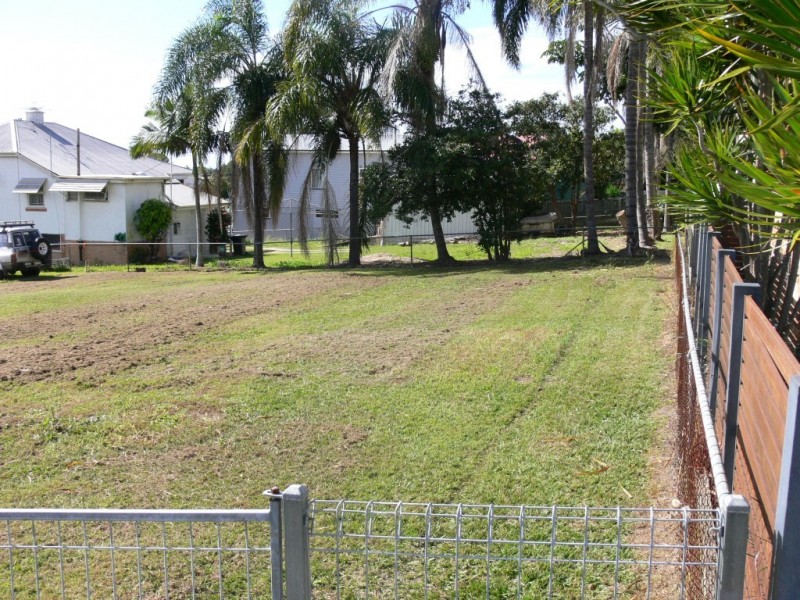 12 Nash Street, Sandgate QLD 4017