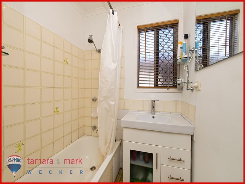 29 Gertrude Street, Redcliffe QLD 4020