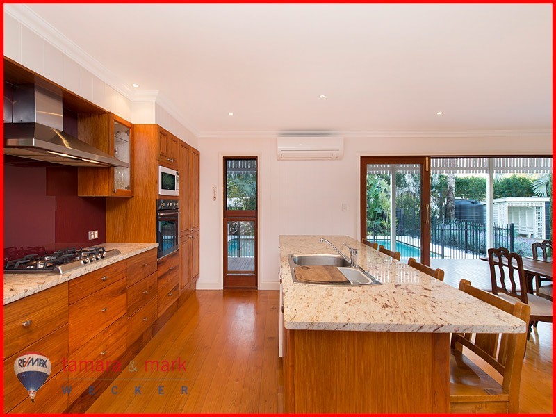 30 Sixth Avenue, Sandgate QLD 4017