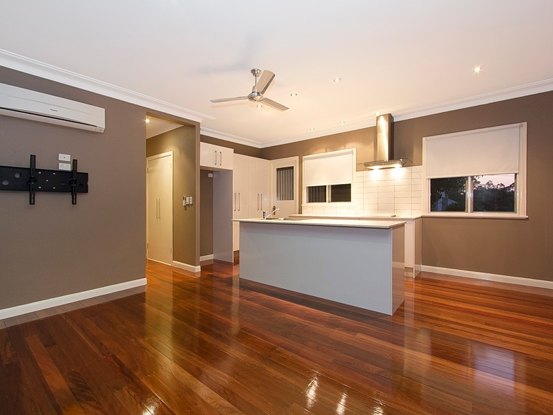 38 Bracken Ridge Rd, Sandgate QLD 4017