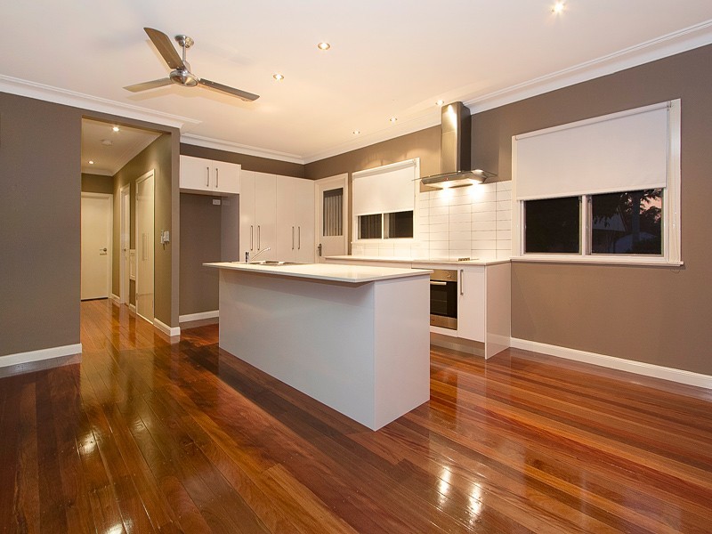 38 Bracken Ridge Rd, Sandgate QLD 4017