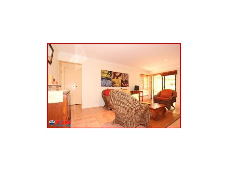 9 Sunbrite Court, Sandstone Point QLD 4511