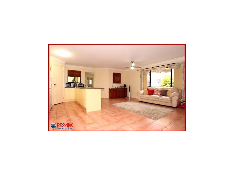 9 Sunbrite Court, Sandstone Point QLD 4511