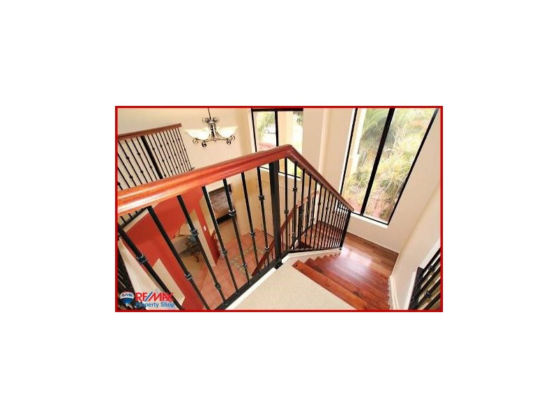 9 Sunbrite Court, Sandstone Point QLD 4511