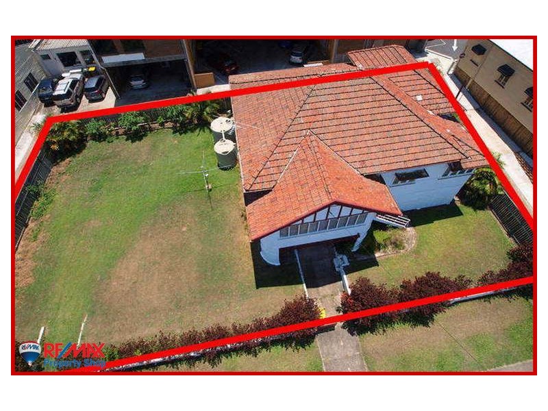 122 Rainbow Street, Sandgate QLD 4017