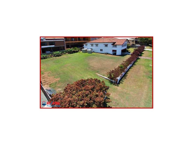 122 Rainbow Street, Sandgate QLD 4017