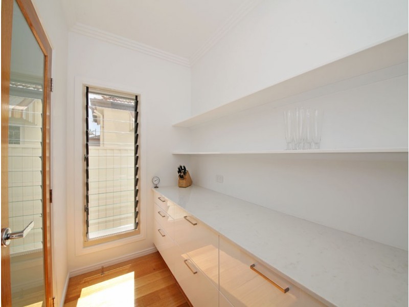 43 Nash Street, Sandgate QLD 4017