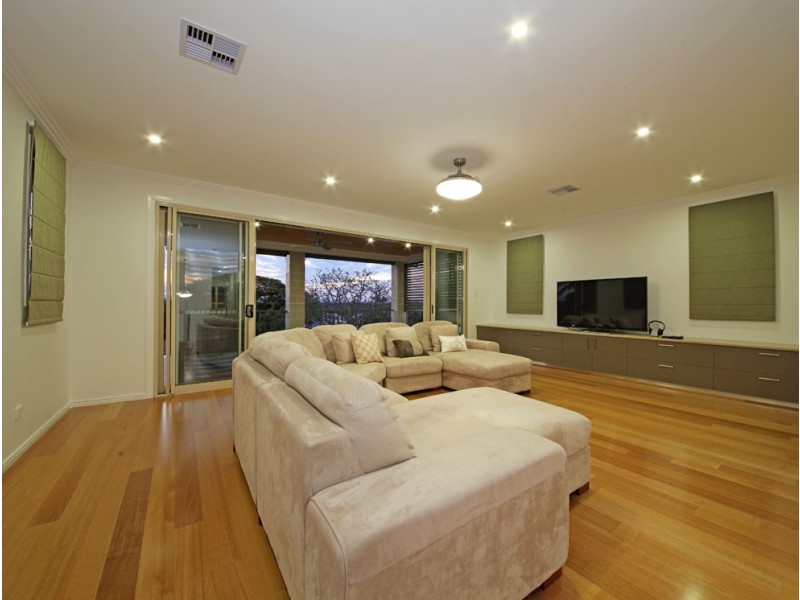 43 Nash Street, Sandgate QLD 4017