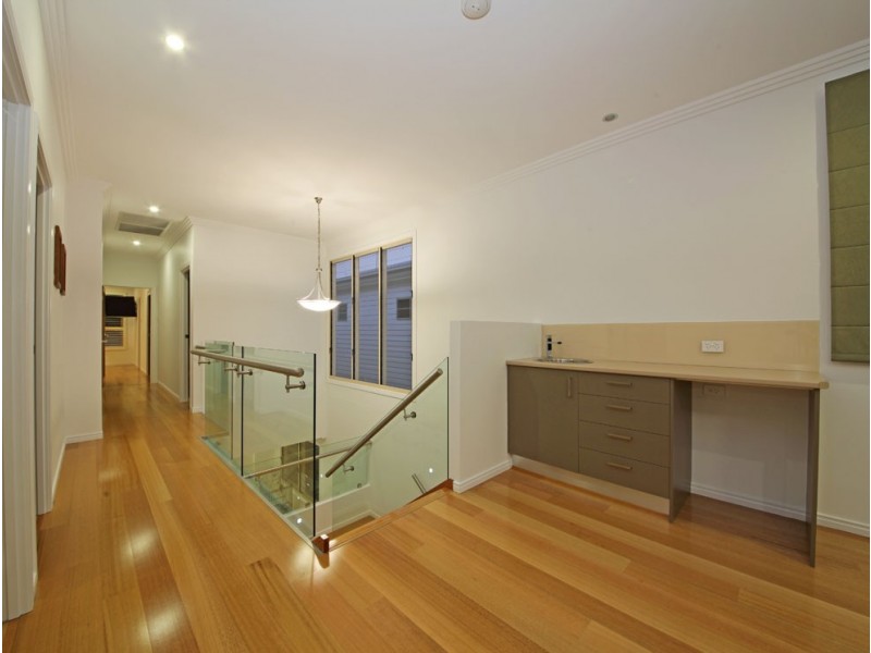 43 Nash Street, Sandgate QLD 4017