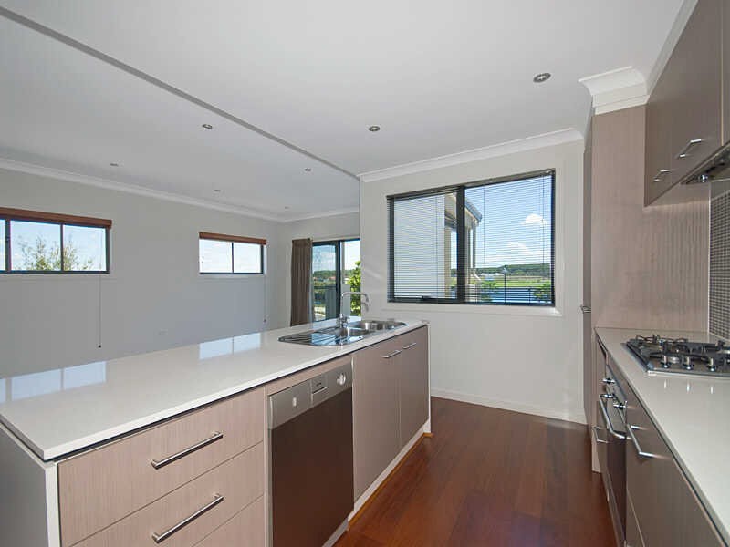 4 Cova Boulevard, Hope Island QLD 4212