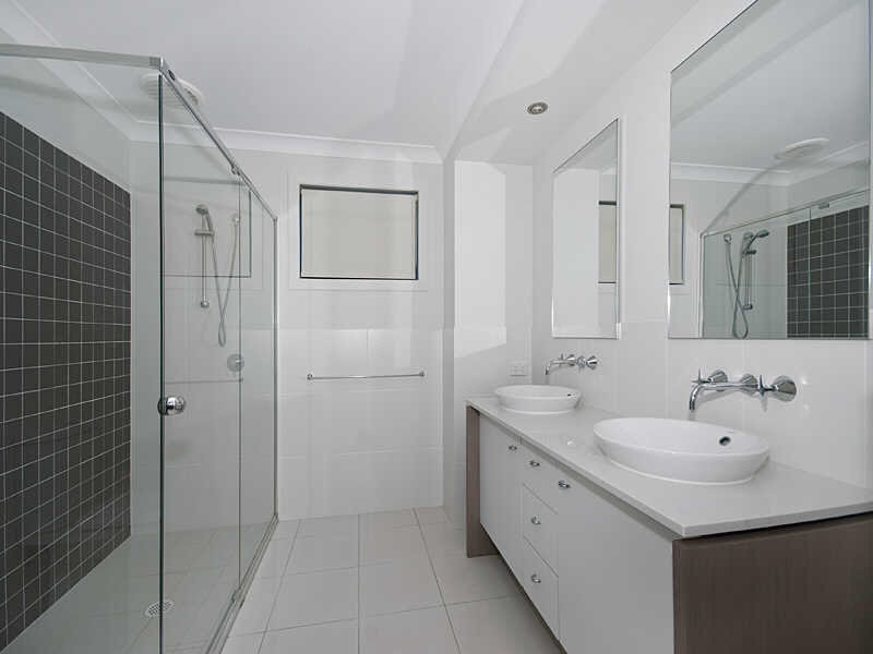 4 Cova Boulevard, Hope Island QLD 4212