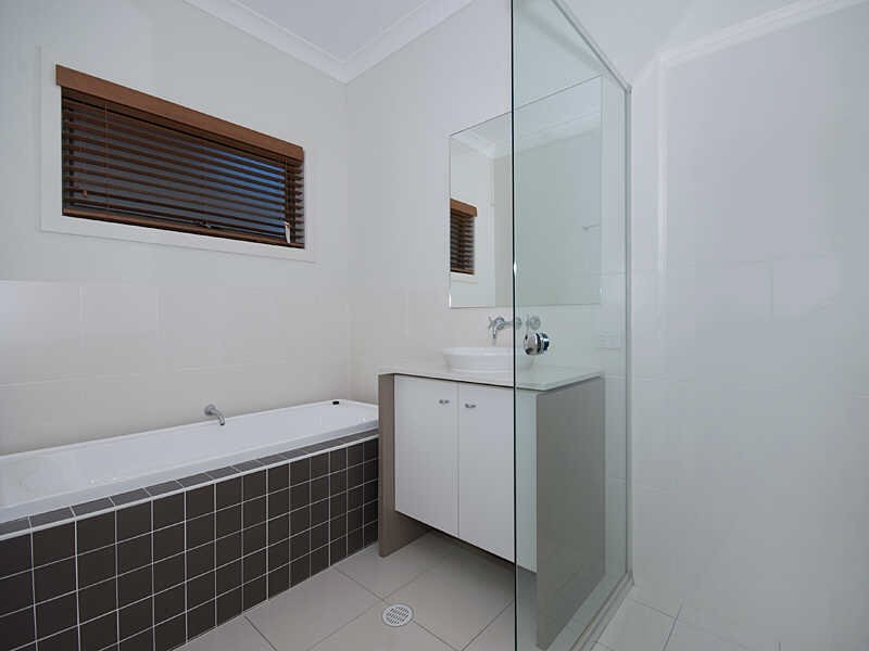 4 Cova Boulevard, Hope Island QLD 4212