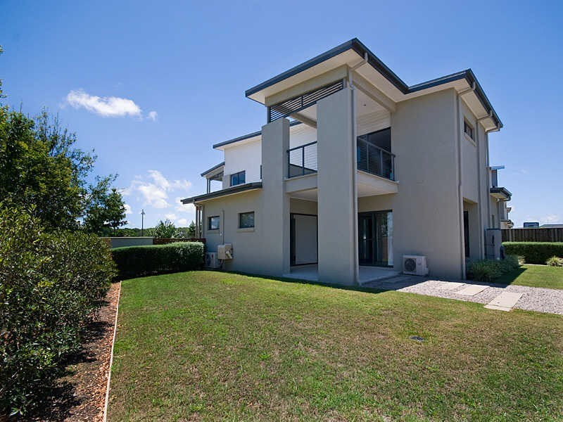 4 Cova Boulevard, Hope Island QLD 4212