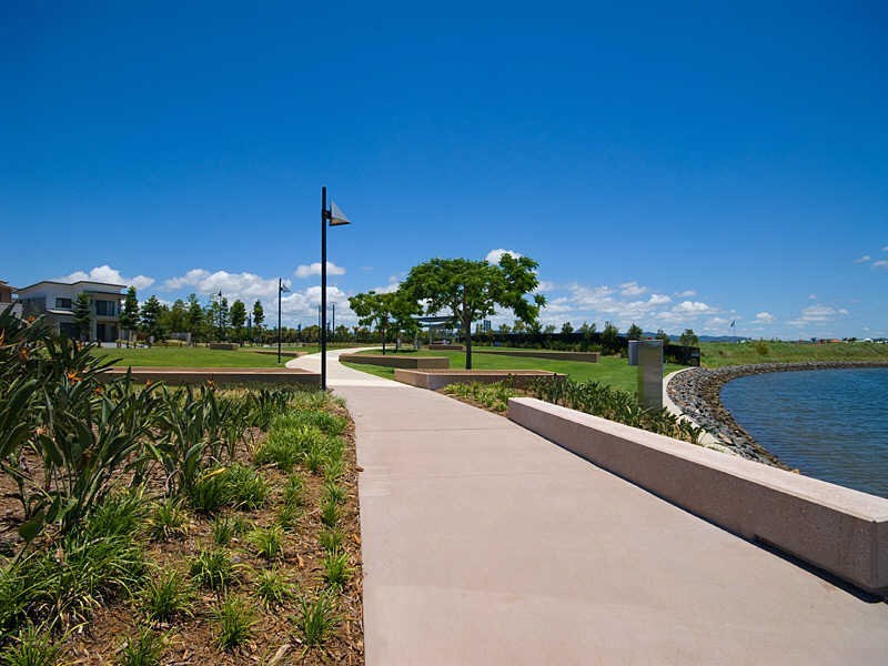 4 Cova Boulevard, Hope Island QLD 4212