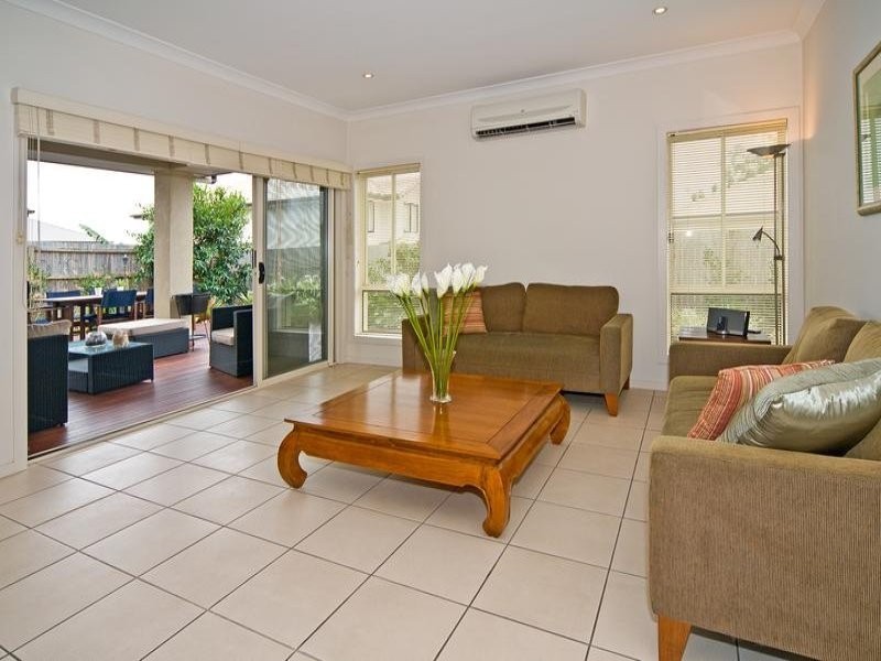 20 Hillcroft Place, Belmont QLD 4153