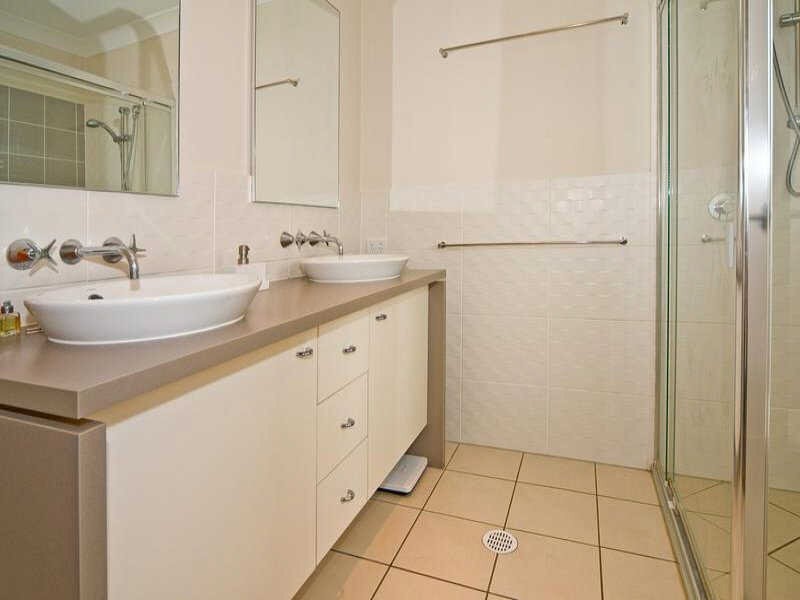 20 Hillcroft Place, Belmont QLD 4153