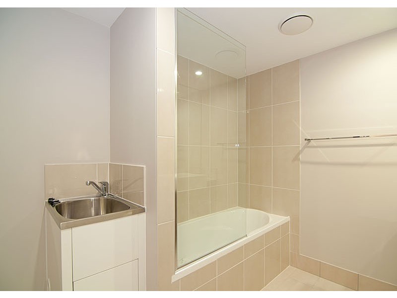 1/36 Third Ave, Sandgate QLD 4017