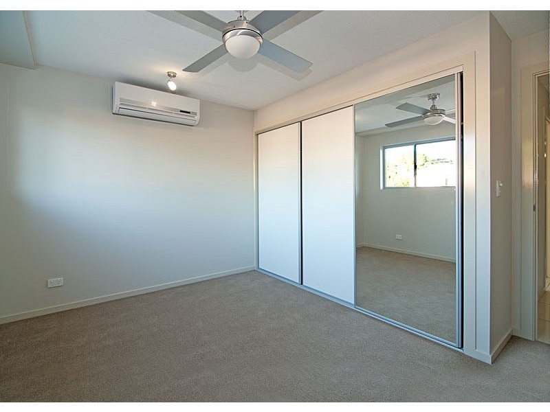 1/36 Third Ave, Sandgate QLD 4017