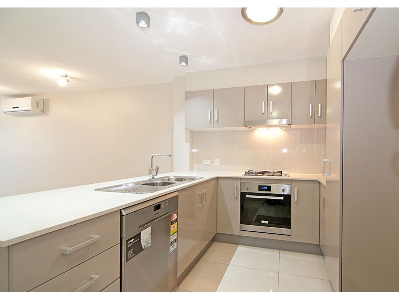 6/36 Third Ave, Sandgate QLD 4017