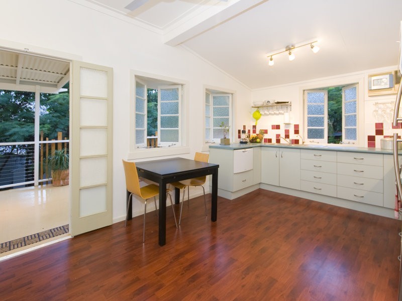 311 Brighton Road, Sandgate QLD 4017