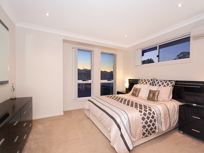 10 Clearview Street, Belmont QLD 4153