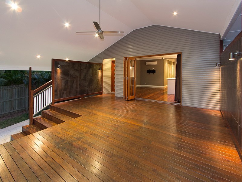 38 Bracken Ridge Rd, Sandgate QLD 4017