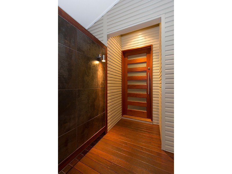 38 Bracken Ridge Rd, Sandgate QLD 4017