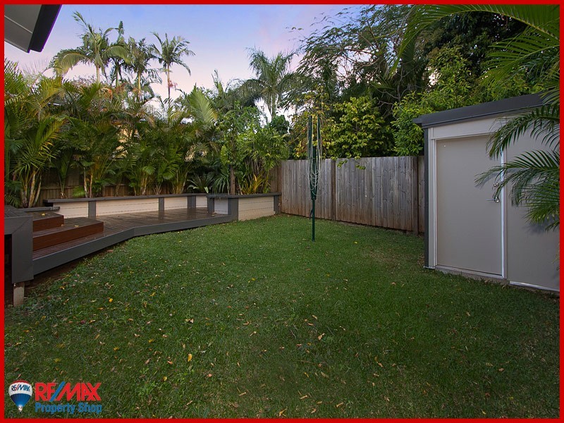 38 Bracken Ridge Rd, Sandgate QLD 4017