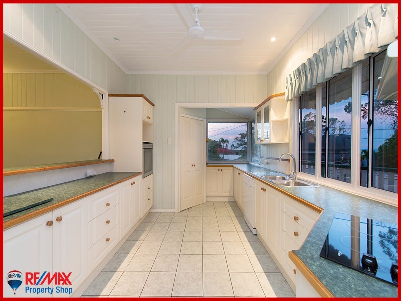 13 Whytecliffe Parade, Woody Point QLD 4019