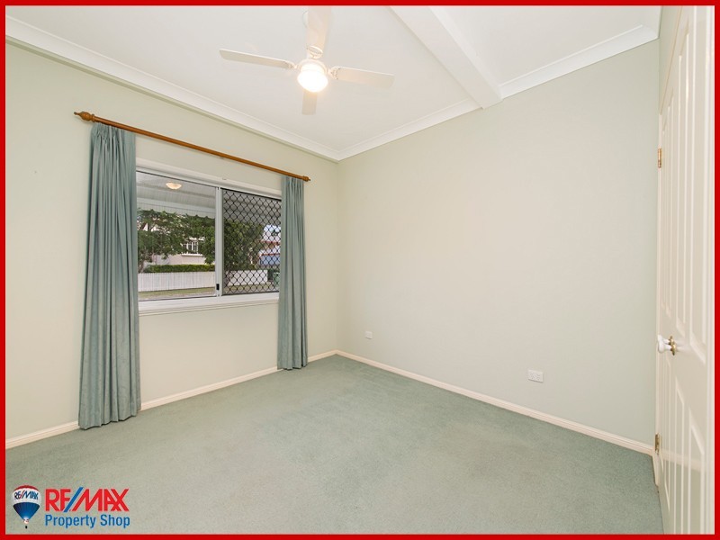 13 Whytecliffe Parade, Woody Point QLD 4019