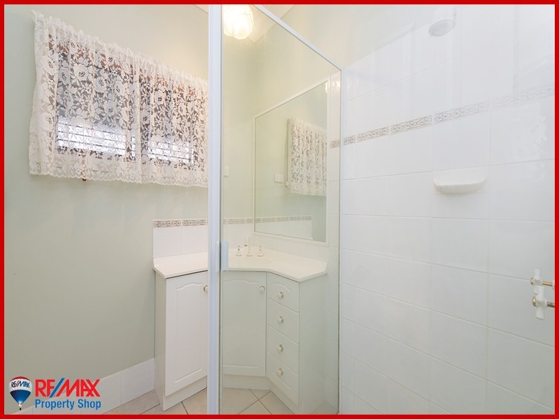 13 Whytecliffe Parade, Woody Point QLD 4019