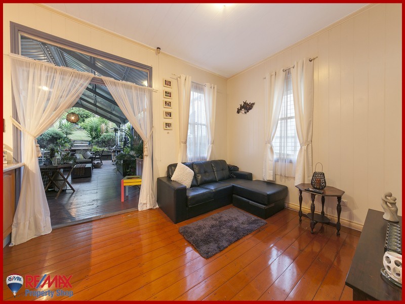 37 Connaught Street, Sandgate QLD 4017