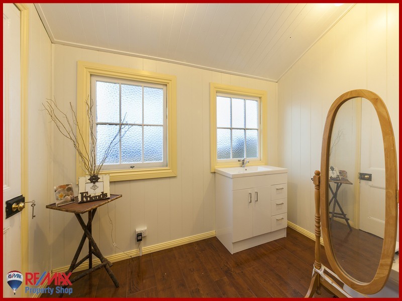 37 Connaught Street, Sandgate QLD 4017