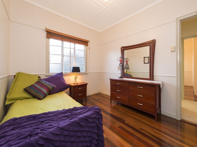 69 Connaught Street, Sandgate QLD 4017