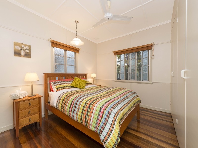 69 Connaught Street, Sandgate QLD 4017