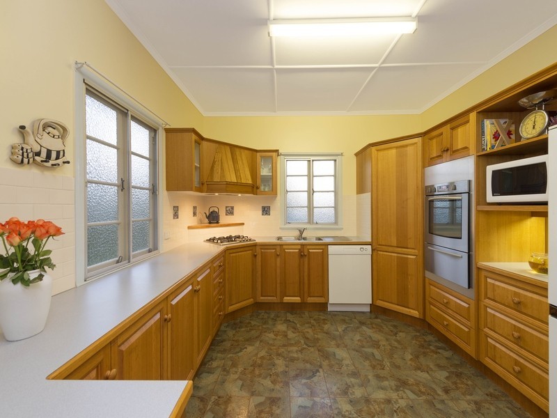 69 Connaught Street, Sandgate QLD 4017