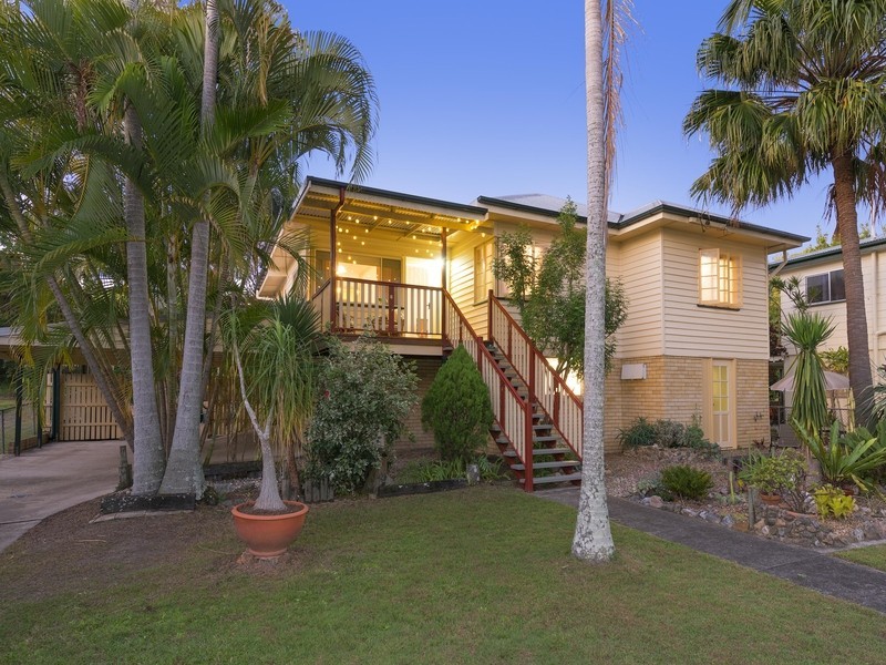 69 Connaught Street, Sandgate QLD 4017