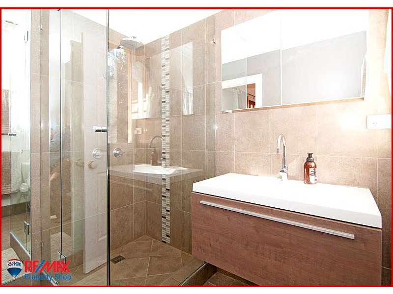 7A Sunday Street, Shorncliffe QLD 4017