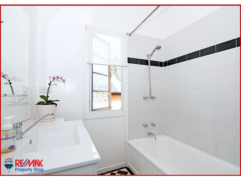 7A Sunday Street, Shorncliffe QLD 4017