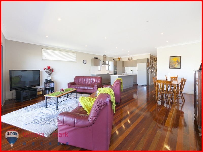 24 Scott Street, Deagon QLD 4017