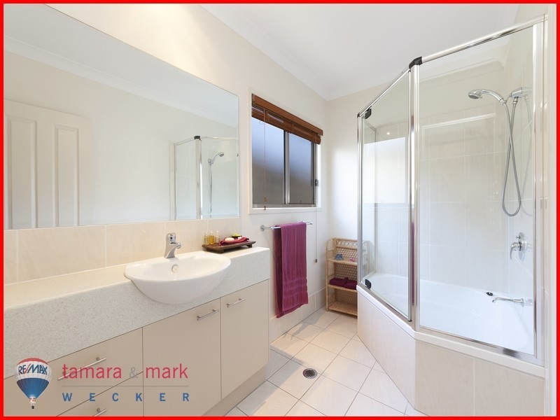 24 Scott Street, Deagon QLD 4017